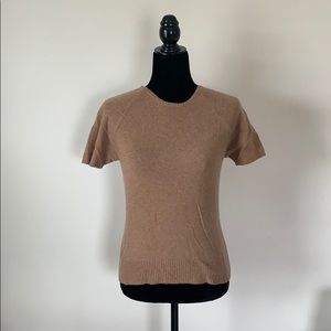 Cashmere short sleeve sweater.